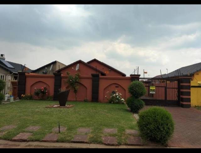 3 BEDROOM HOUSE FOR SALE IN LEONDALE